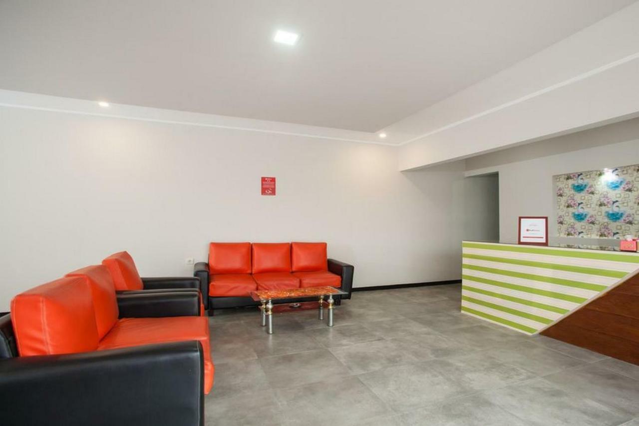 Reddoorz Syariah Plus Near Banyuwangi Airport Exterior photo